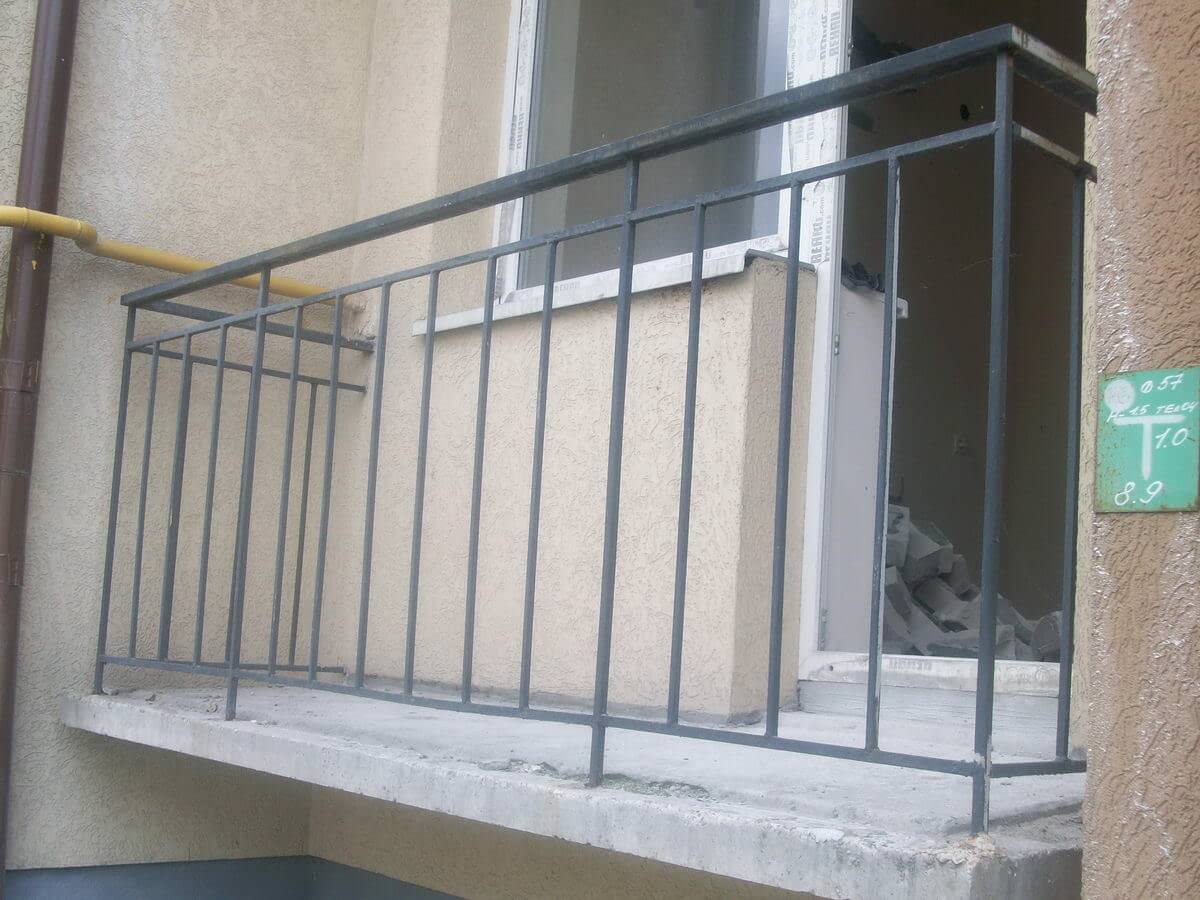 Балконные ограждения из металла