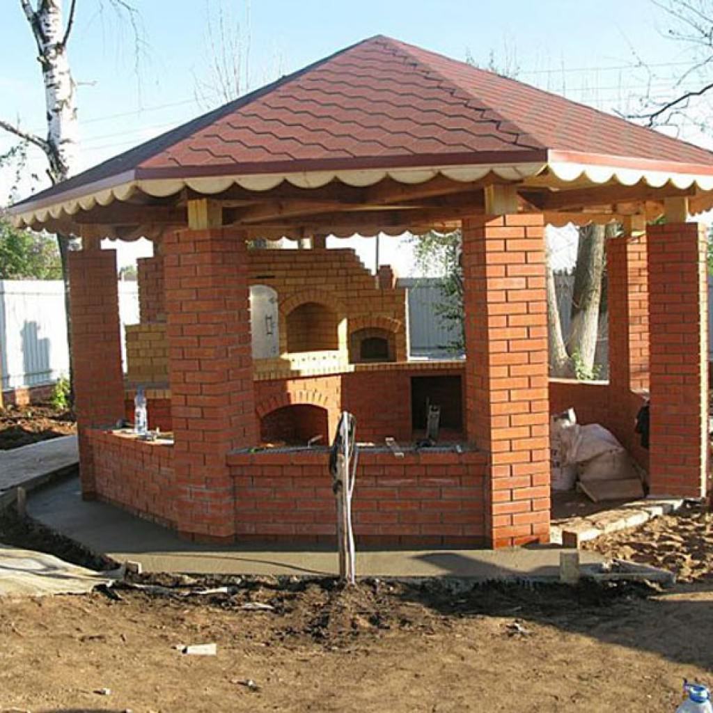 Беседка из кирпича
