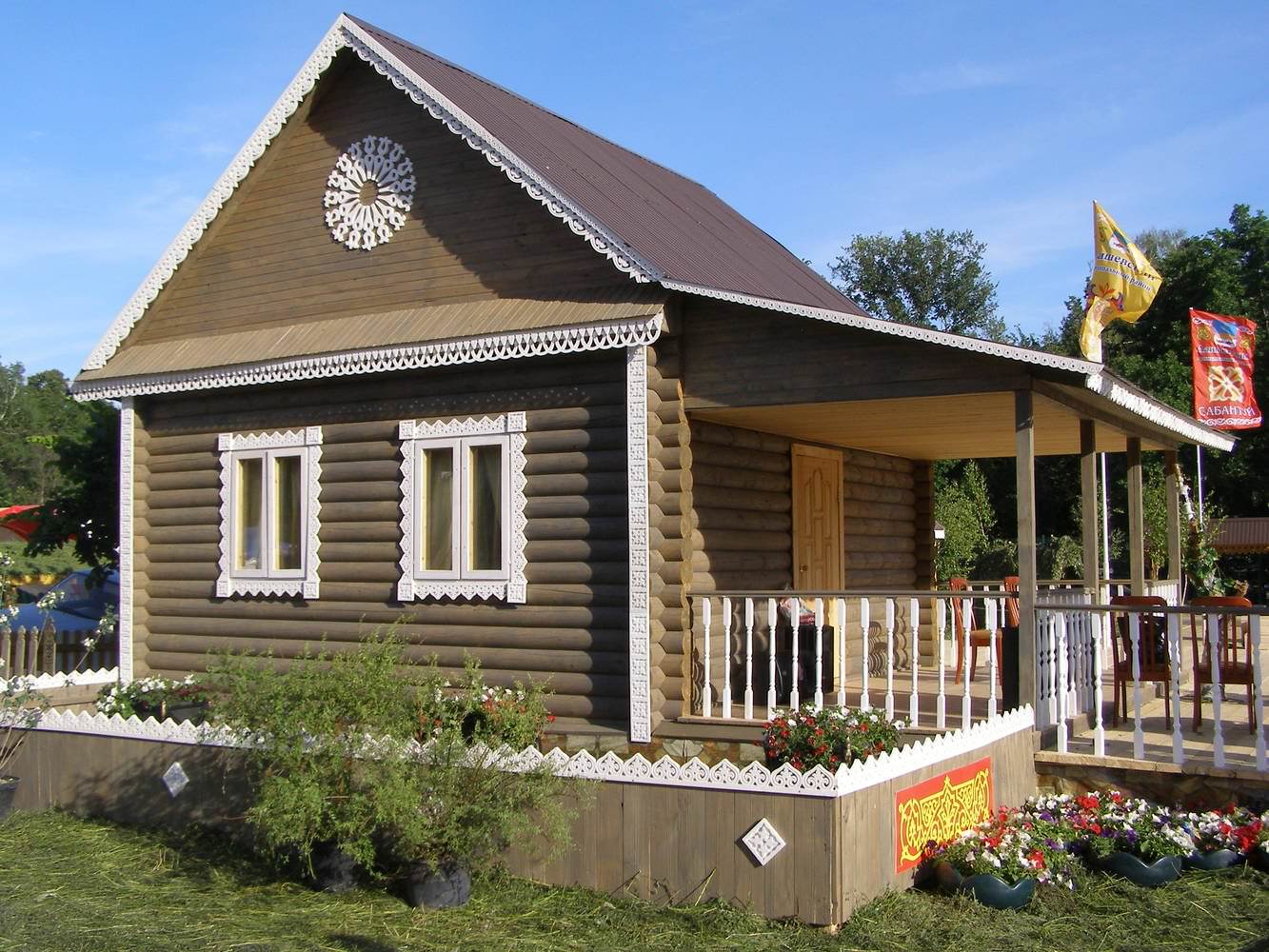 Деревенский дом снаружи