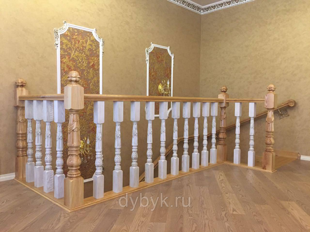 Деревянные перила для лестницы