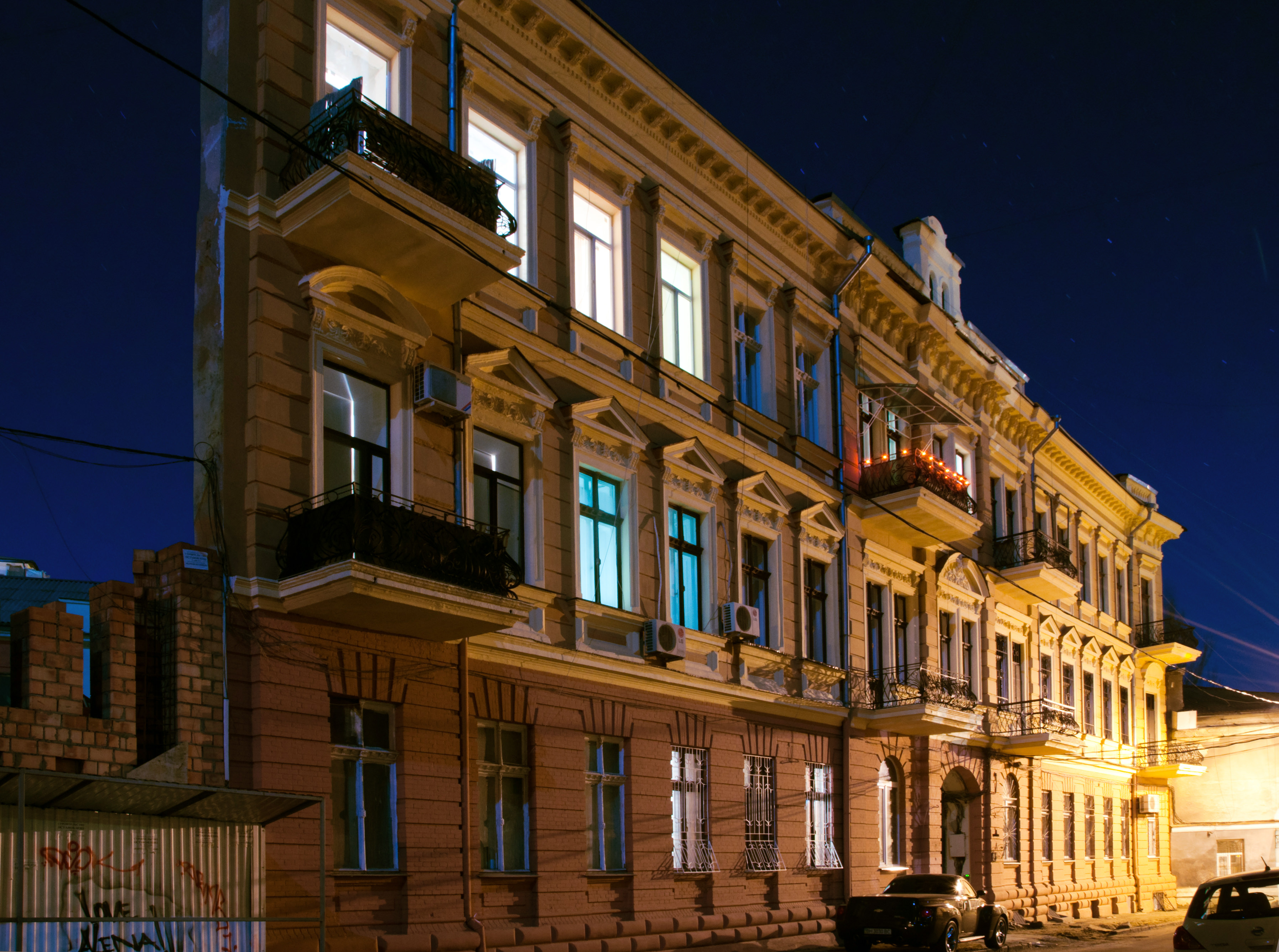 Дом стена в одессе