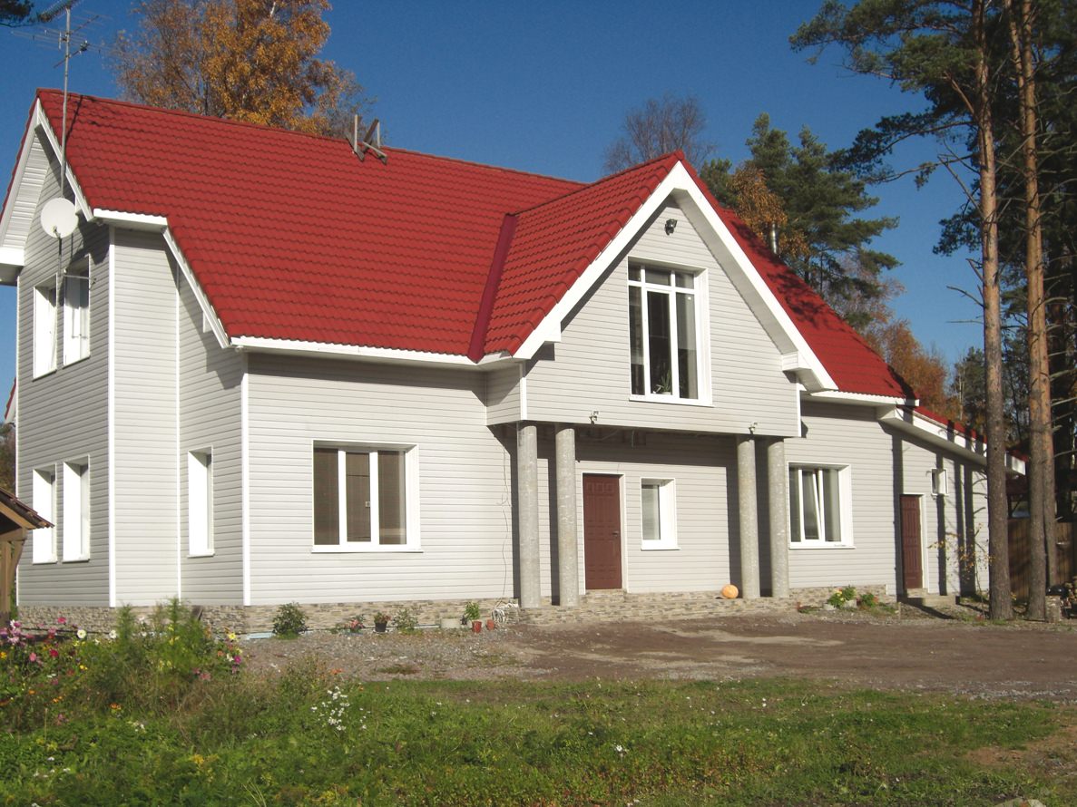 Дома с красной крышей