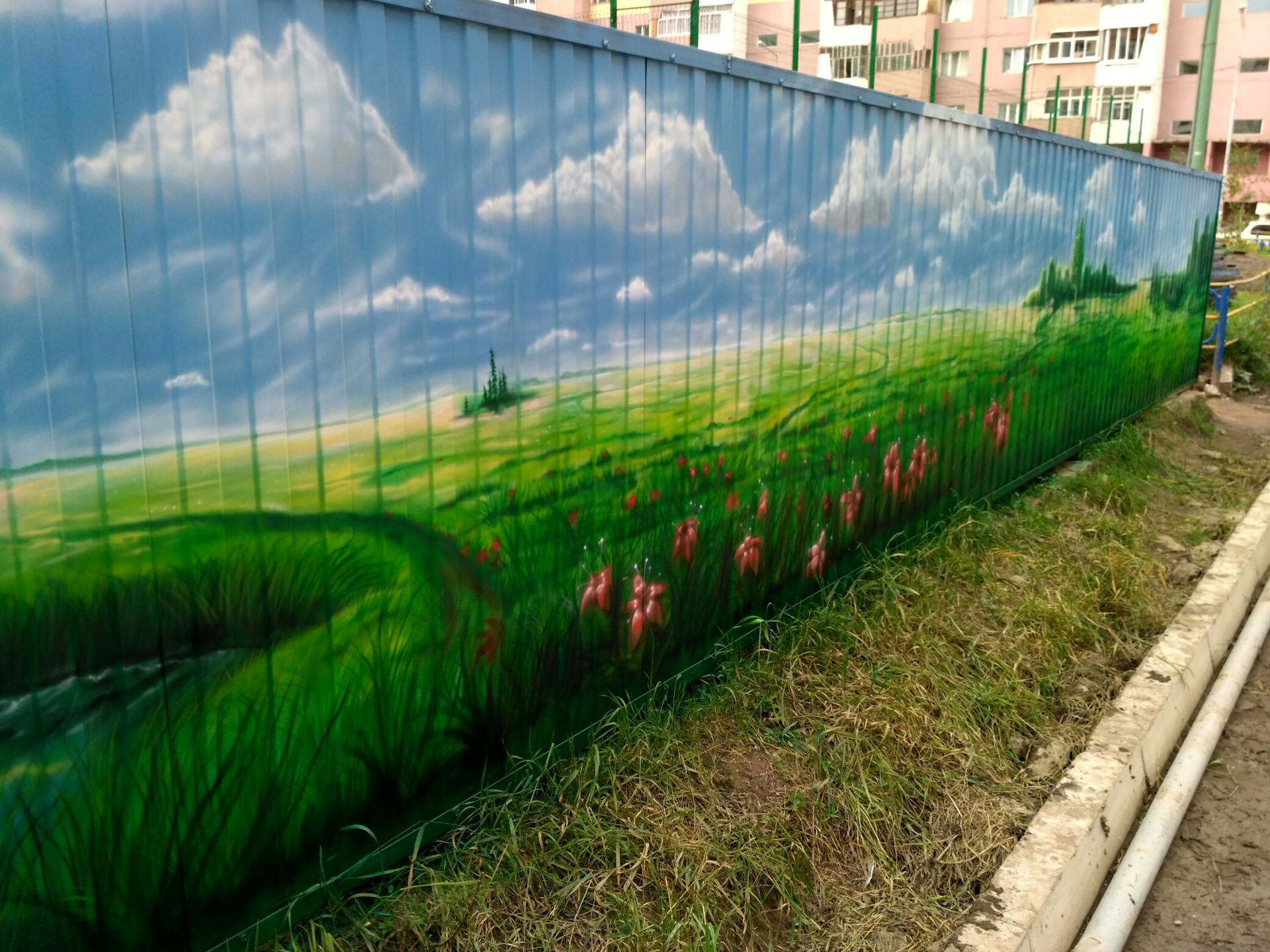 Картины на заборе на даче