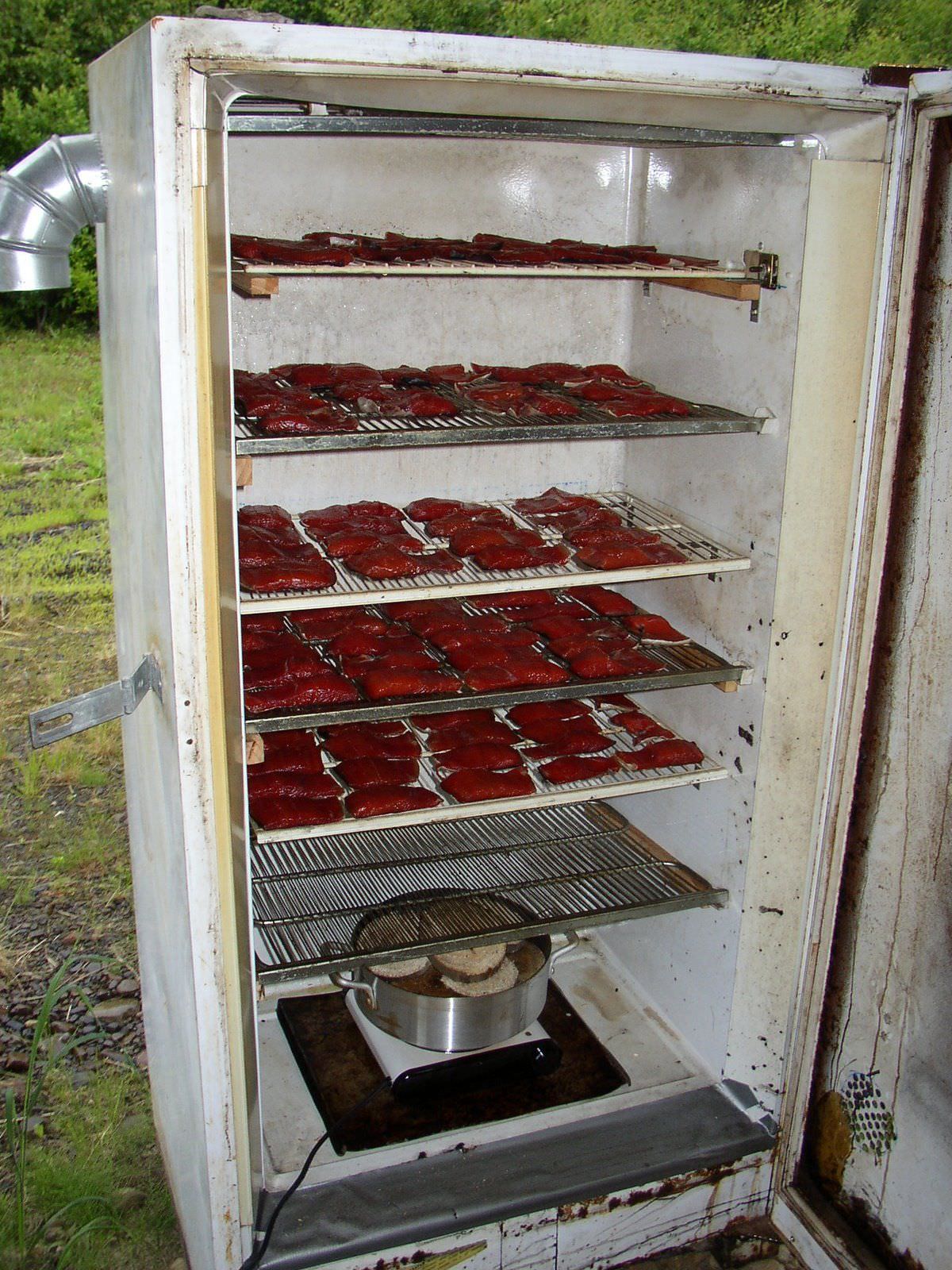 Коптильня из старого холодильника