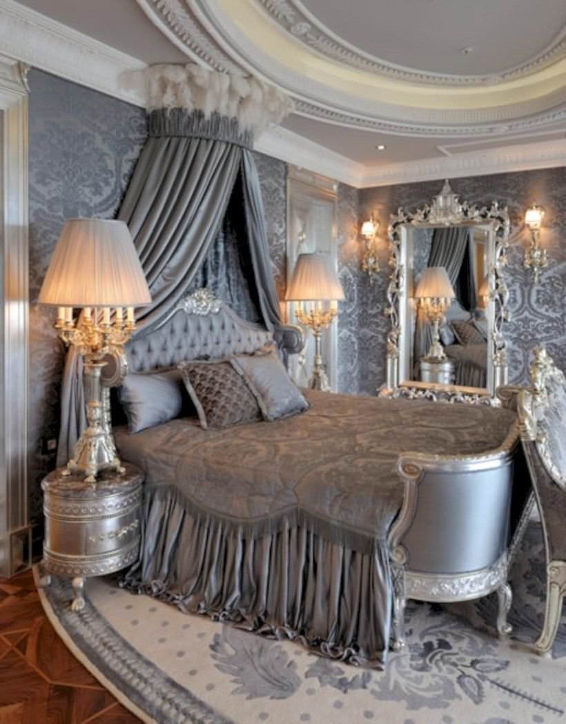 Королевская спальня