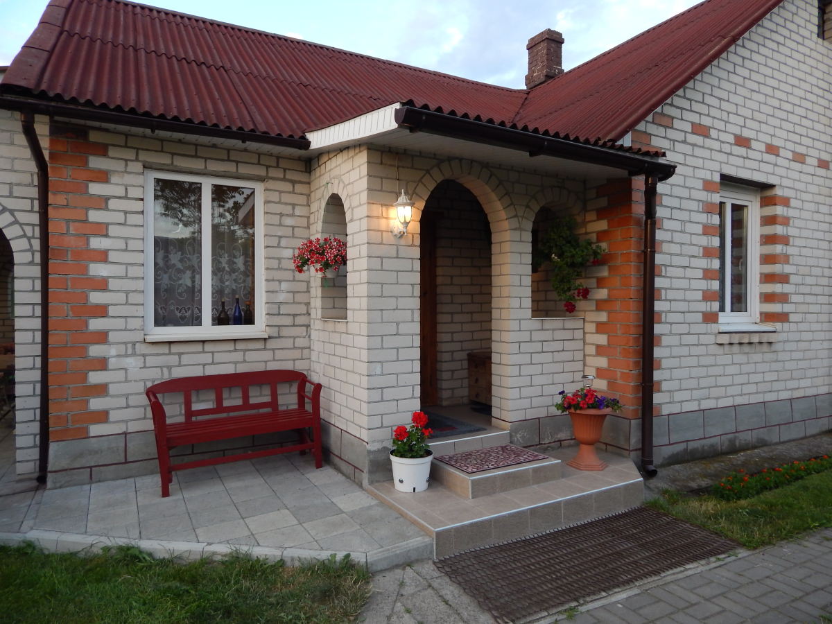 Крыльцо к дому из кирпича