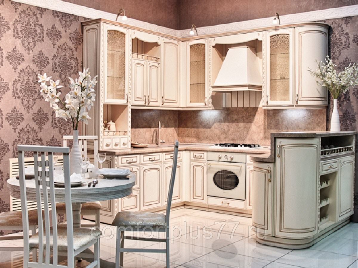 Кухни классические светлые с патиной