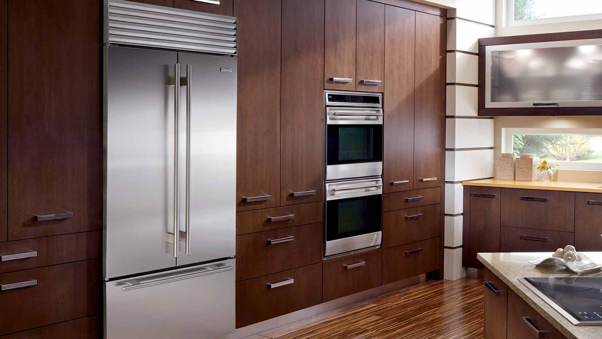 Кухня со встраиваемым холодильником