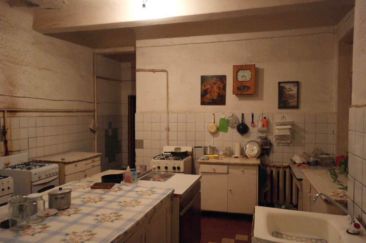 Кухня в коммунальной квартире