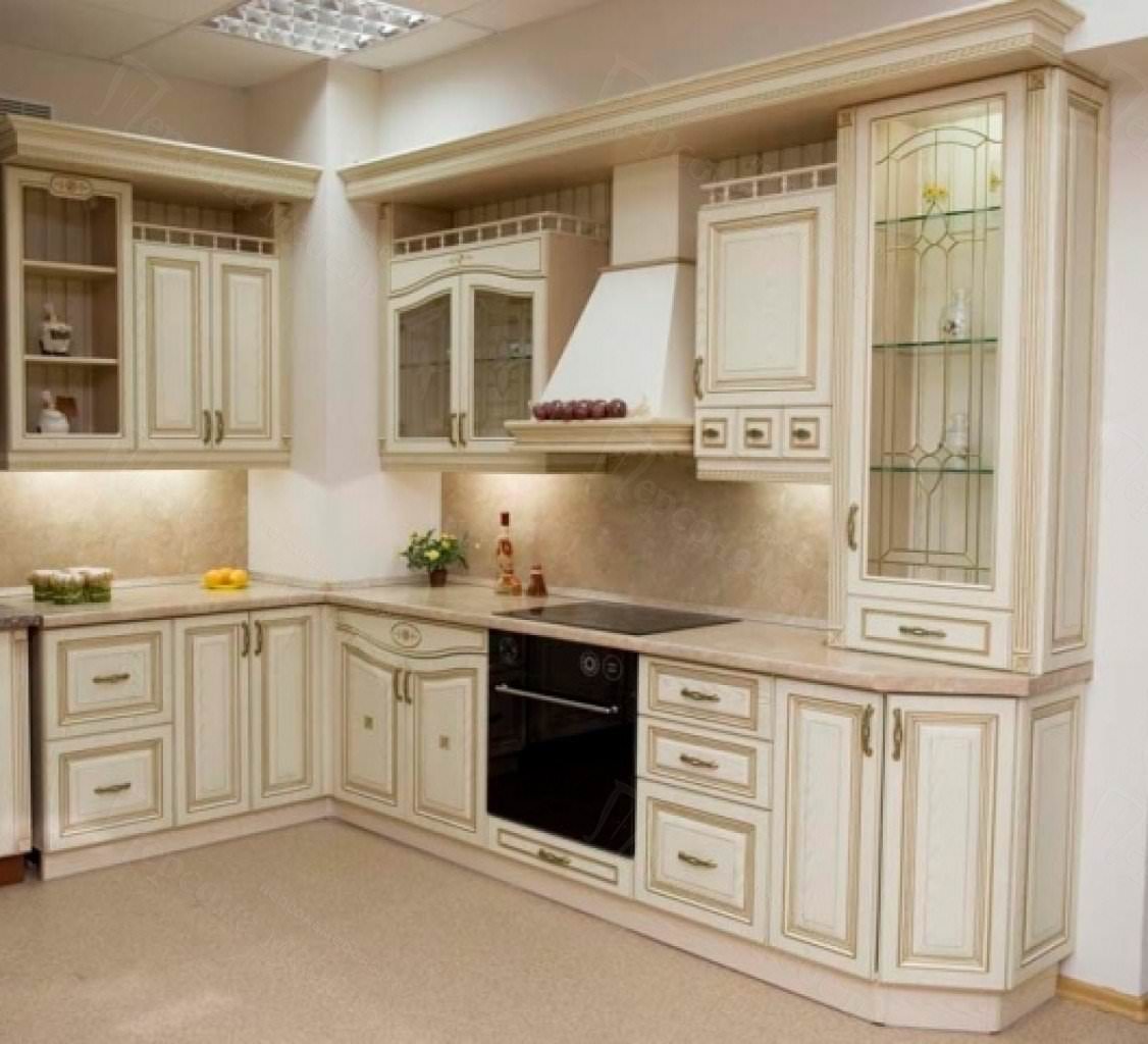 Кухонный гарнитур классика светлая
