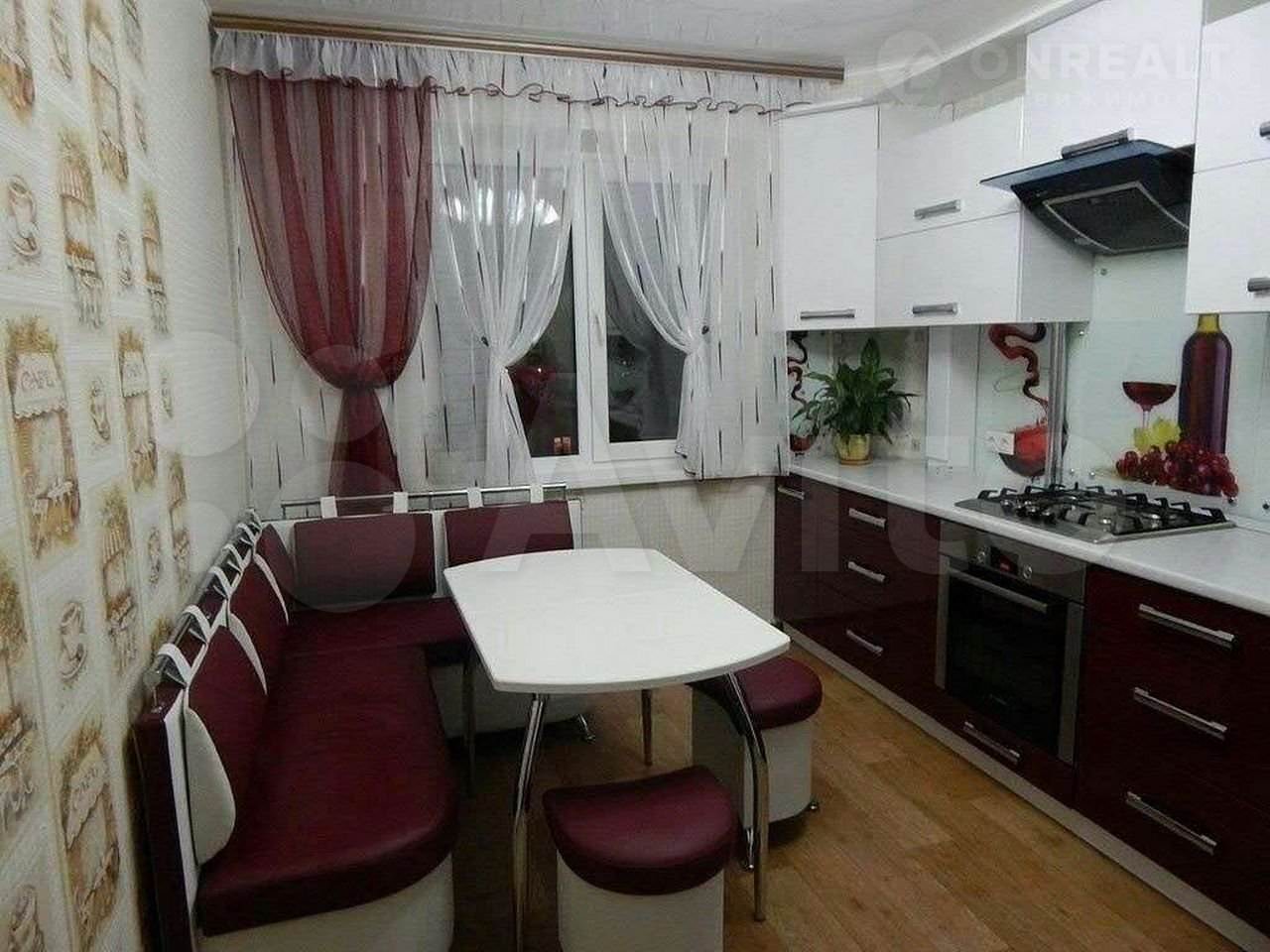 Маленькая кухня со спальным местом