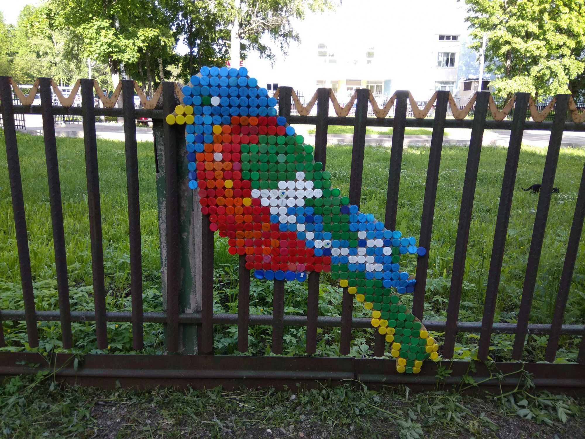 Поделки из крышек от пластиковых бутылок