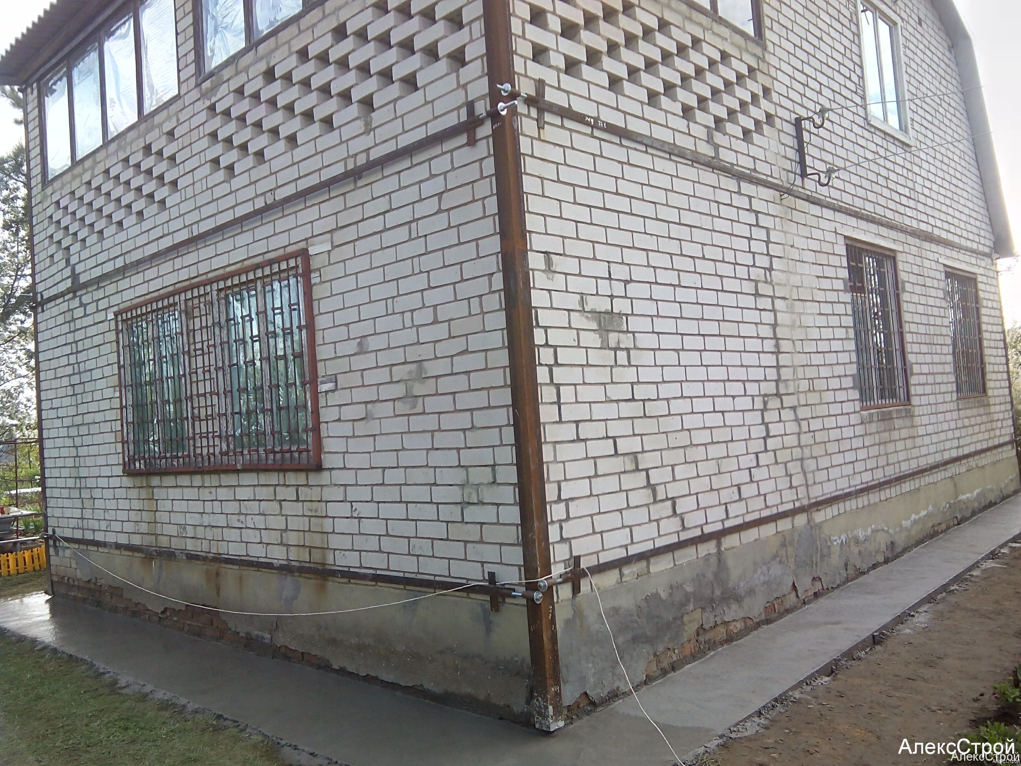 Стяжка дома арматурой