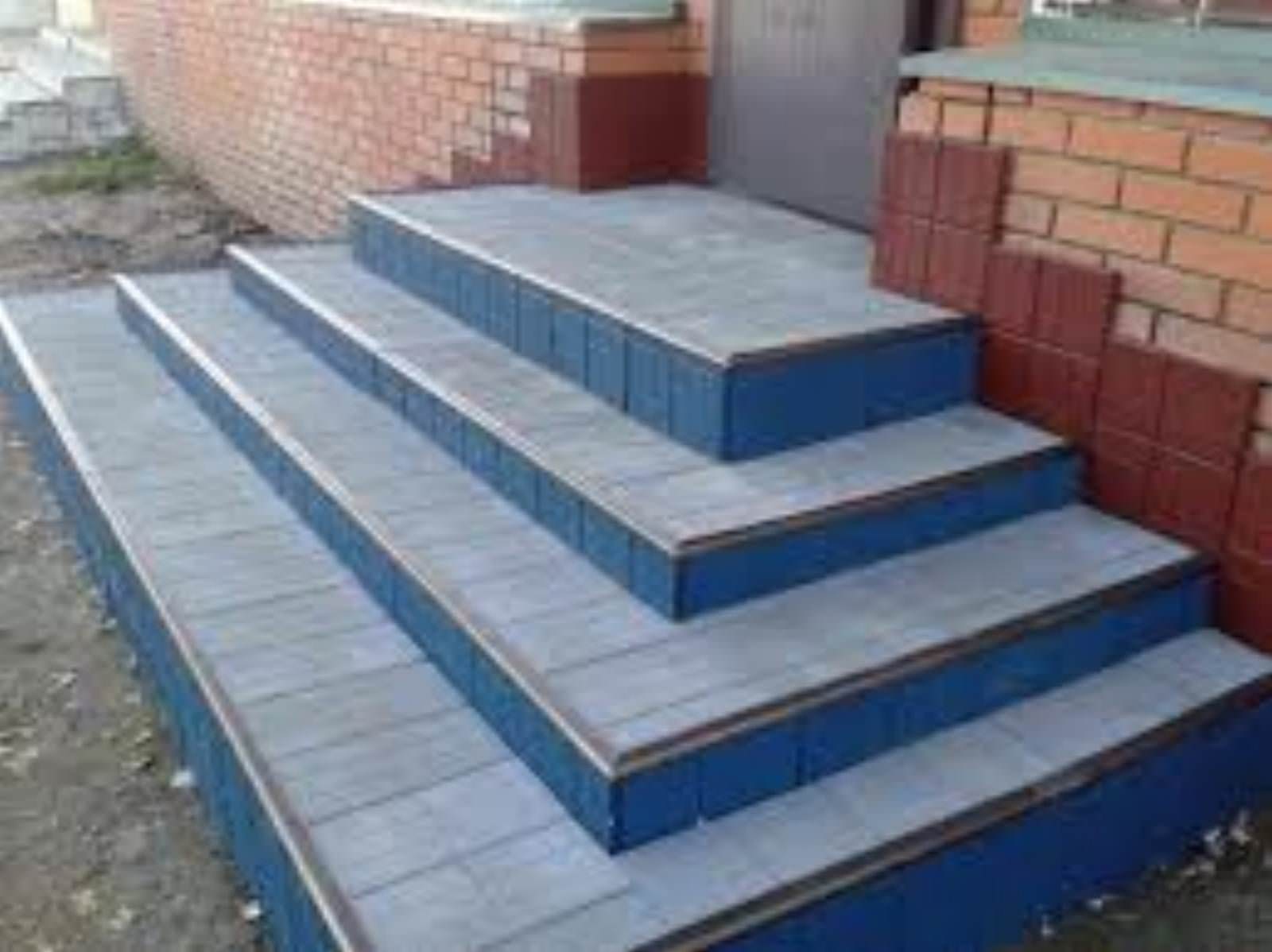 Ступени из тротуарной плитки на крыльцо
